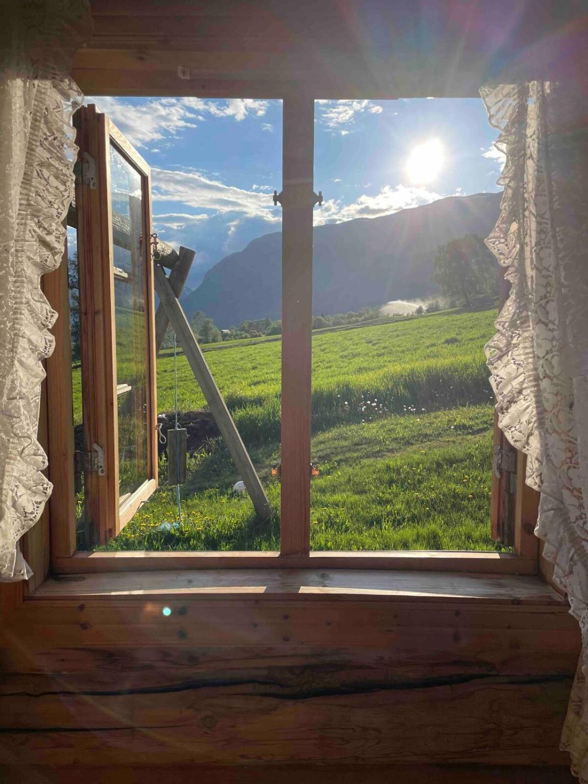 Stallen - Koselig Lite Hus Pa Gardstun Skjak Екстер'єр фото